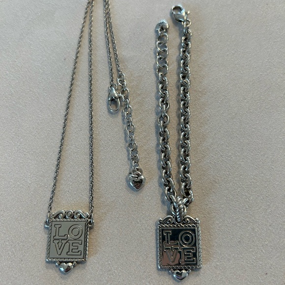 ❤️ BNWOT Brighton 2 piece SET “LOVE”  Reversible Necklace and Bracet❤️ - Picture 3 of 15